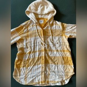American Eagle yellow hooded flannel